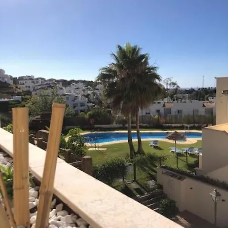 3 Bedroom Duplex Penthouse With Stunning Rooftop Solarium And See Views