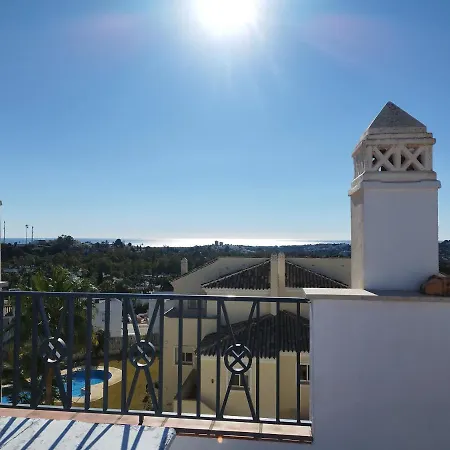 3 Bedroom Duplex Penthouse With Stunning Rooftop Solarium And See Views *