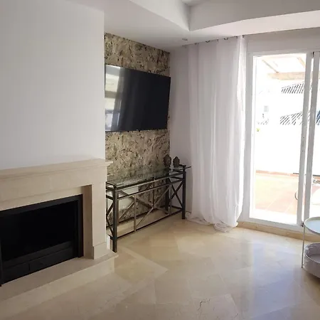 3 Bedroom Duplex Penthouse With Stunning Rooftop Solarium And See Views Apartment *