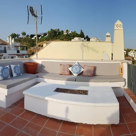 3 Bedroom Duplex Penthouse With Stunning Rooftop Solarium And See Views Apartment