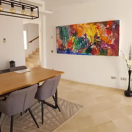 3 Bedroom Duplex Penthouse With Stunning Rooftop Solarium And See Views Apartment *