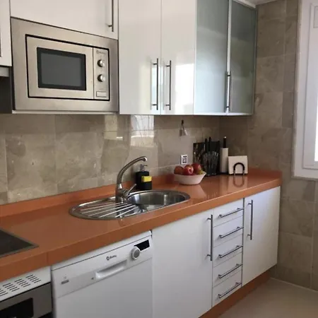 Apartment 3 Bedroom Duplex Penthouse With Stunning Rooftop Solarium And See Views *