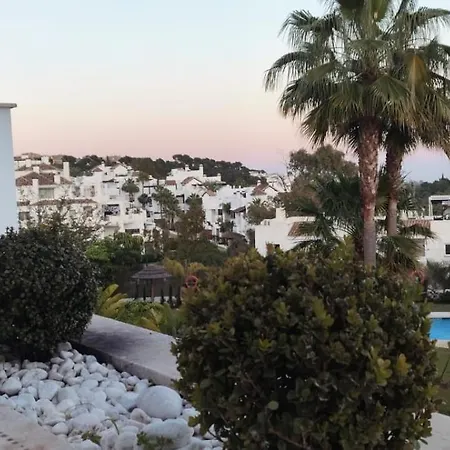 3 Bedroom Duplex Penthouse With Stunning Rooftop Solarium And See Views