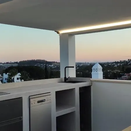 Apartment 3 Bedroom Duplex Penthouse With Stunning Rooftop Solarium And See Views